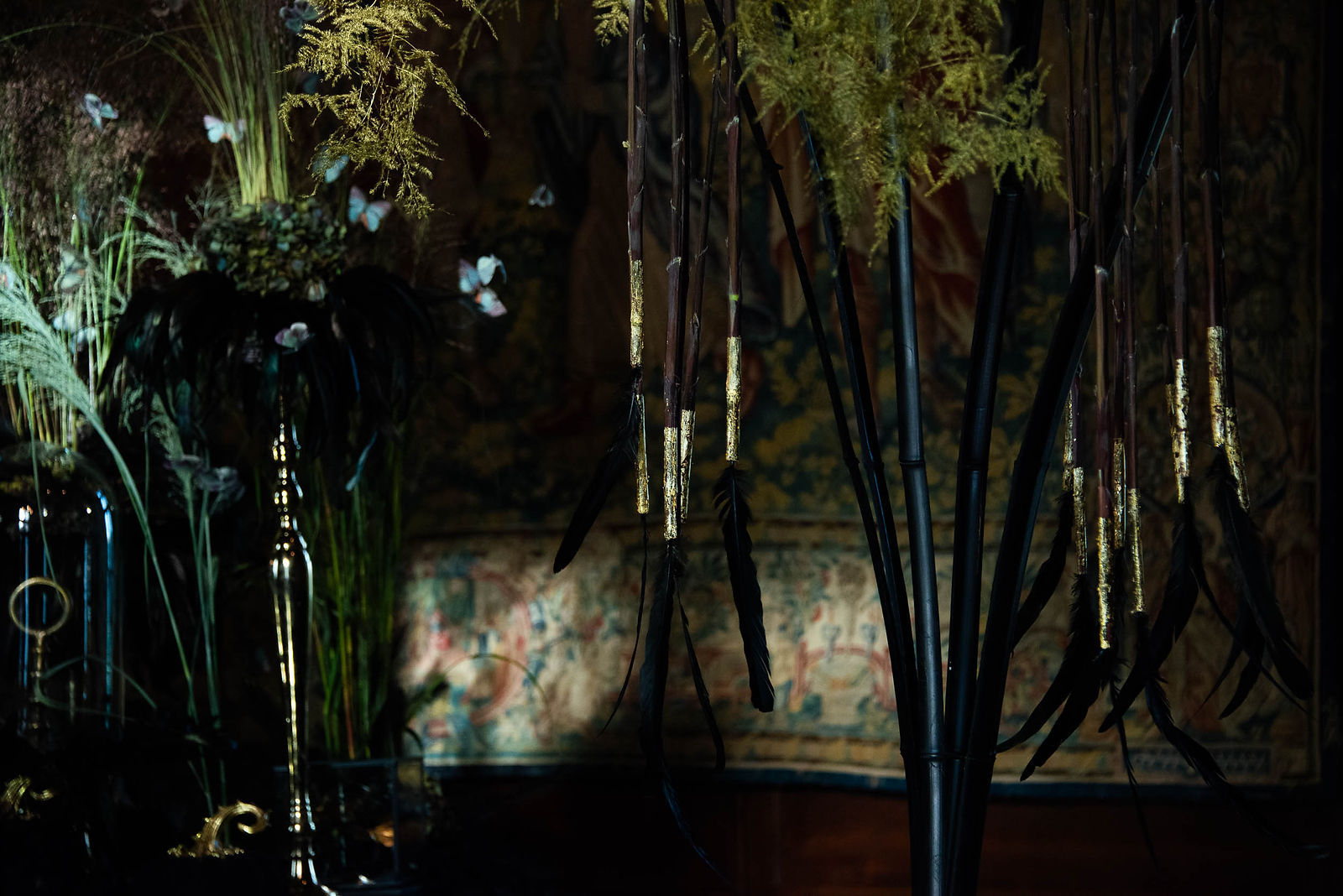 installation florale noire et verte