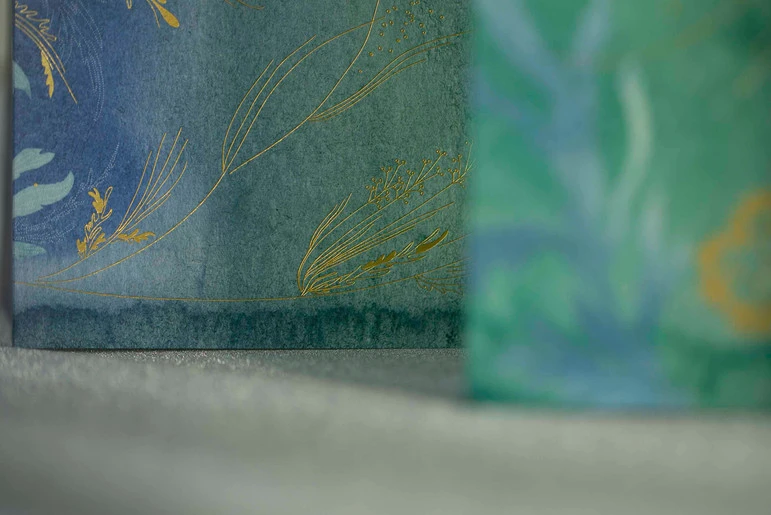 peinture et dorure, motifs végétaux