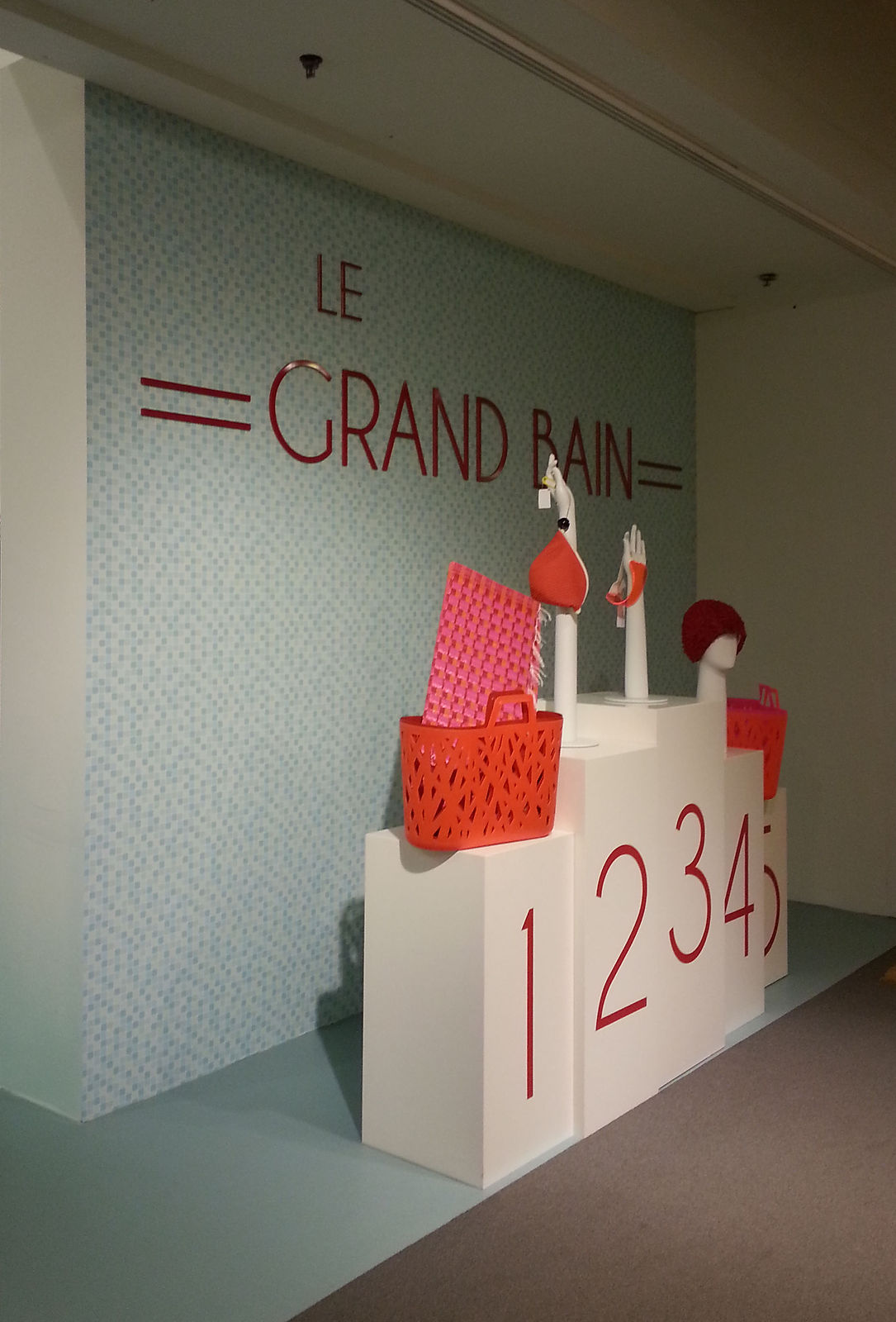 GRAND BAIN AU BON MARCHÉ