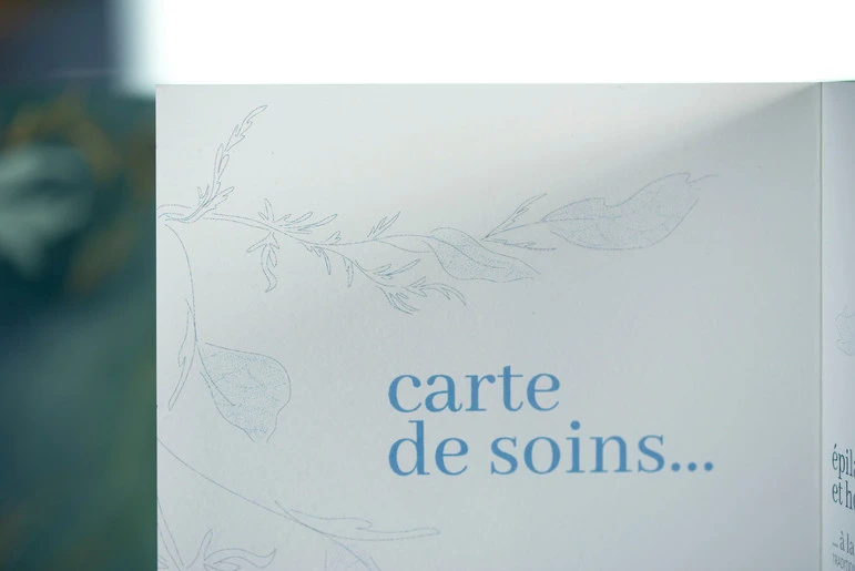 page intérieure de support de communication