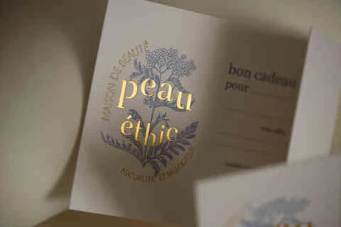 bon cadeau en dorure et letterpress bleu