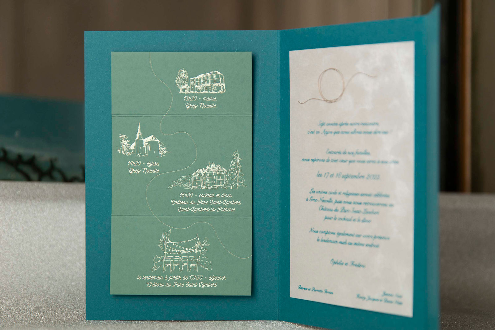 faire part en papier bleu paon, nacré et vert, imprimé or